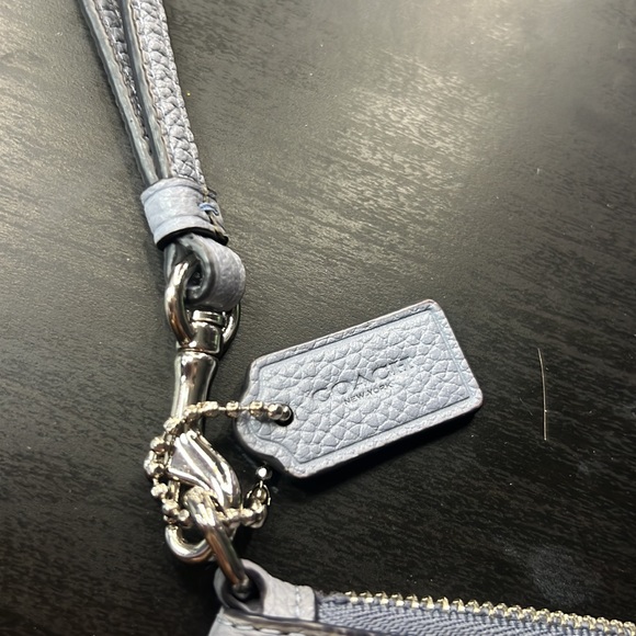 Baby blue hand held coach wrist wallet - Picture 3 of 4